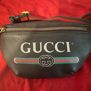 100% authentic Gucci fanny pack